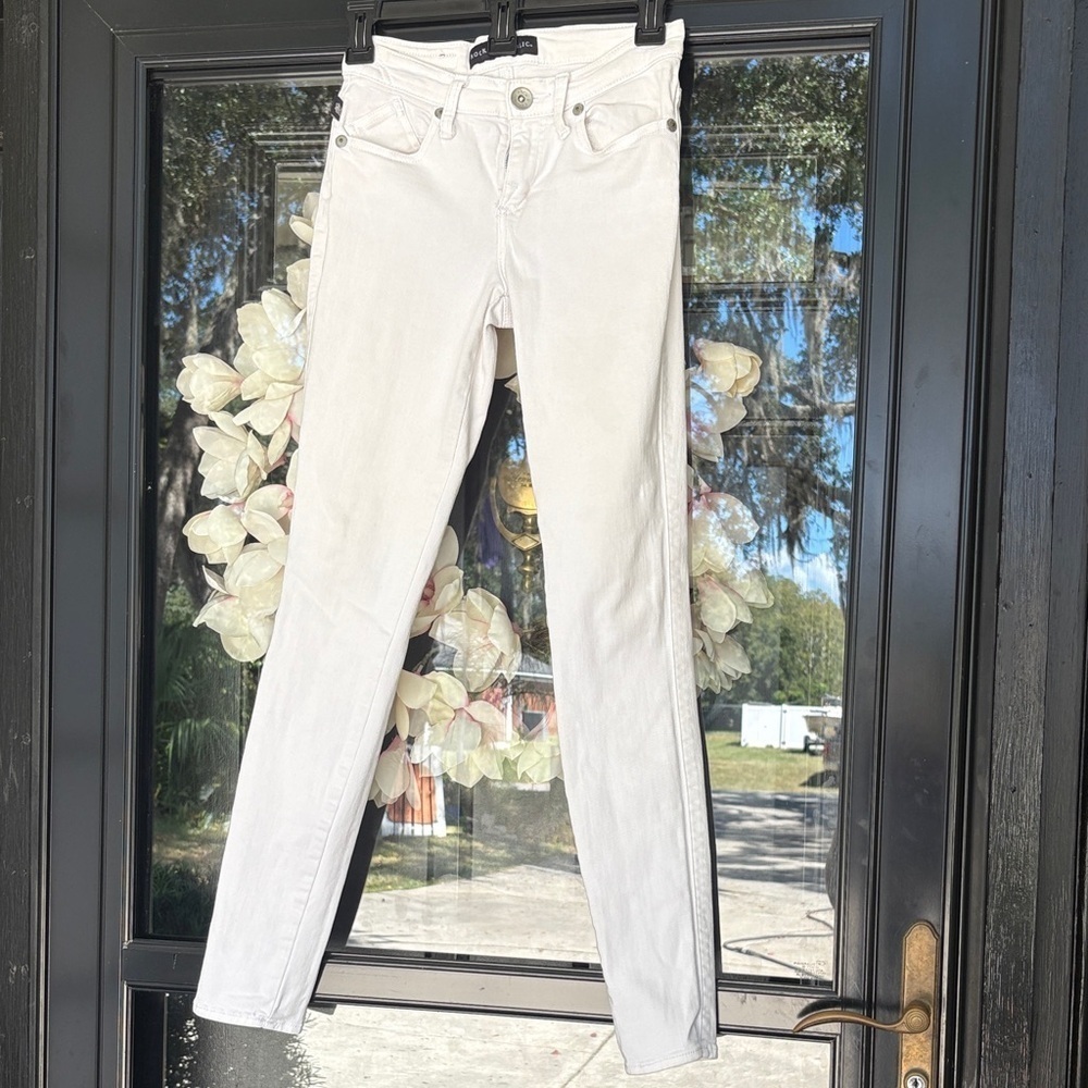 Rock & Republic Berlin Super Skinny White Jeans